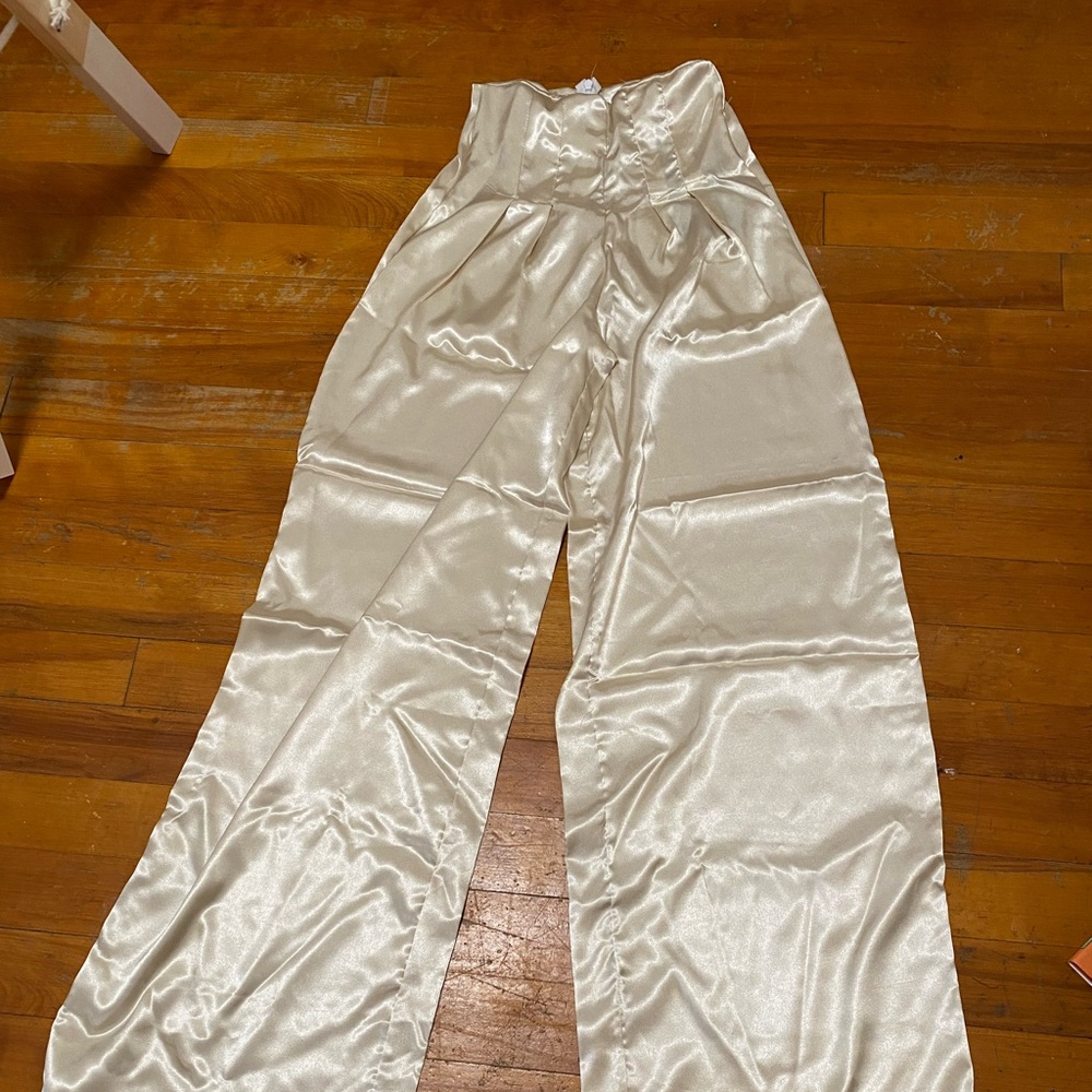 Prettylittlething Champagne Satin Pleated Trouser Wide Leg New with tags